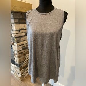Tek Gear, On the Go Gear, gray tank. Size L.